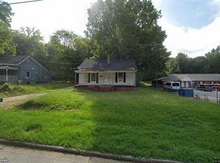 300 Holmes St, Laurens, SC 29360