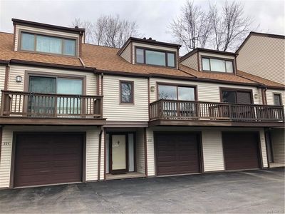 353 Old Meadow Dr, East Amherst, NY, 14051