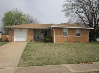 421 W Ercoupe Dr, Midwest City, OK 73110