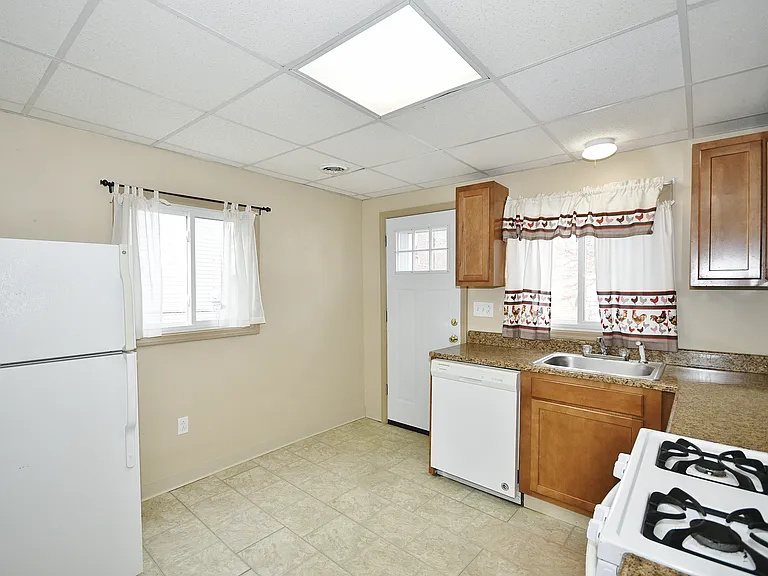 54 S 19th St #1 — Photo 17