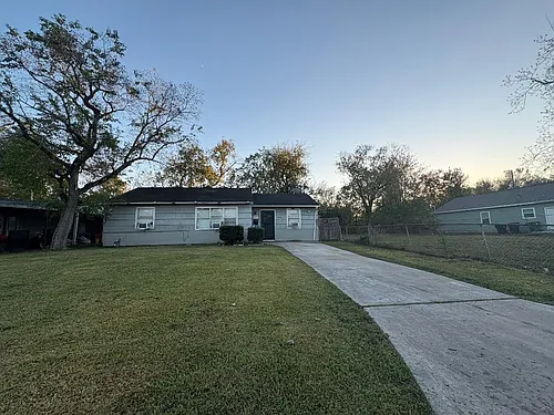 5018 Northridge Dr Photo 1