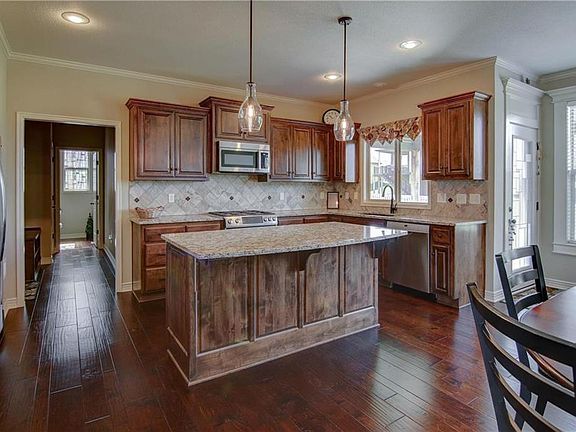 4th image of 6709 NW 104th Ter