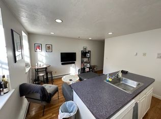 61 Charter St APT 3, Boston, MA 02113