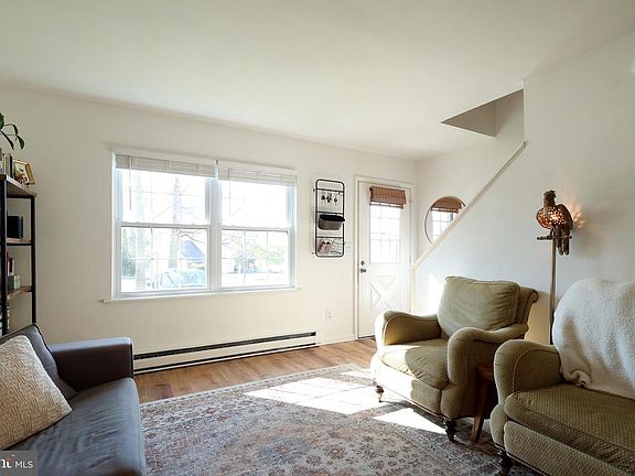 4th image of 324 Amblewood Way
