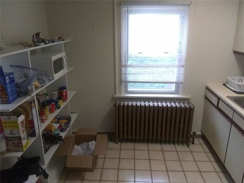 2nd image of 214 N Craig St APT 8