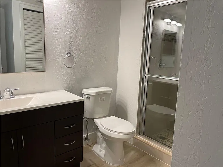 235 Lakeview Dr #102 — Photo 11