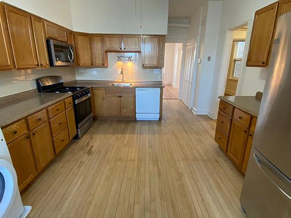 2nd image of 3139 N Oakley Ave