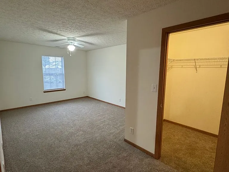 Southern Winds Apartments — Photo 31