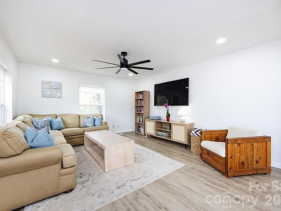 2nd image of 115 Odaniel St