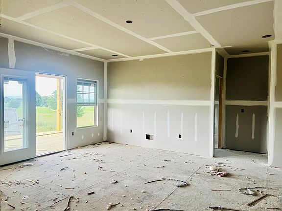 5th image of 114 Battlefield Cir #A