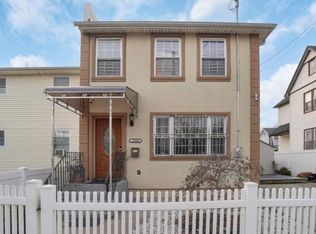 102-64 188th St, Hollis, NY 11423