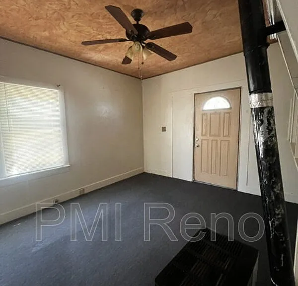 724 W 6th St #B — Photo 6
