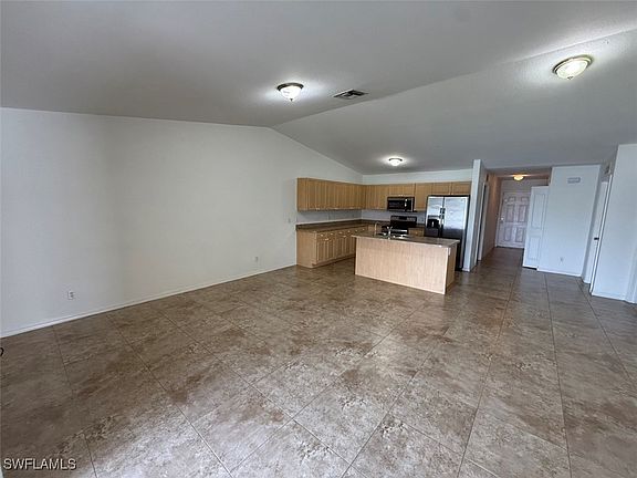 2nd image of 605/607 SE 5th St