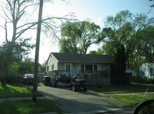 1678 Rice St, Waukegan, IL 60087