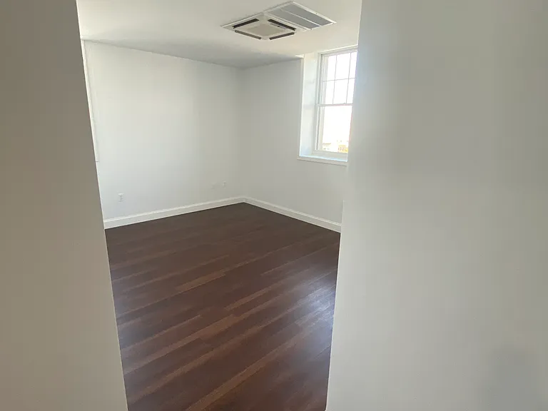 3100 Bergenline Ave #402 — Photo 32