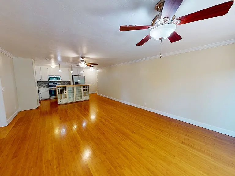943 D Ave — Photo 5