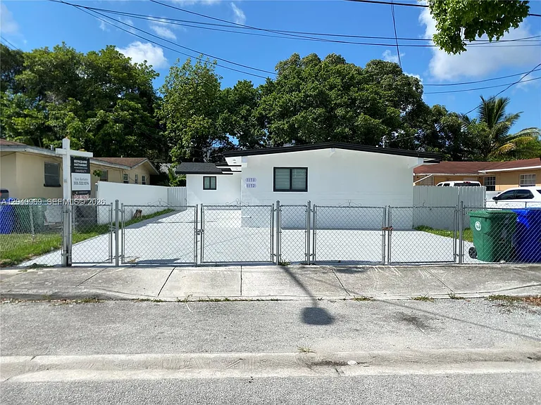 1170 NW 25th St #1170 — Photo 3