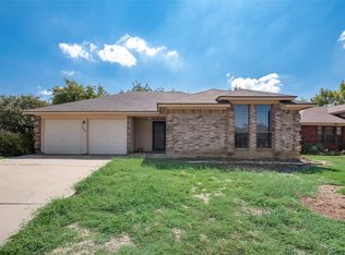 716 Running Creek Dr, Arlington, TX 76001