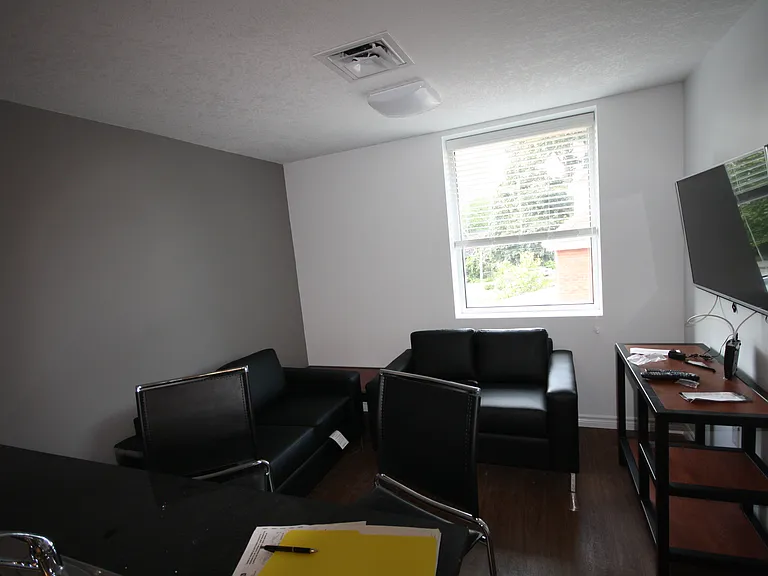 1100 Main St W #103-2 — Photo 3