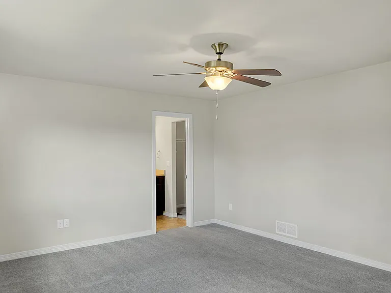 6782 Galpin Dr — Photo 15