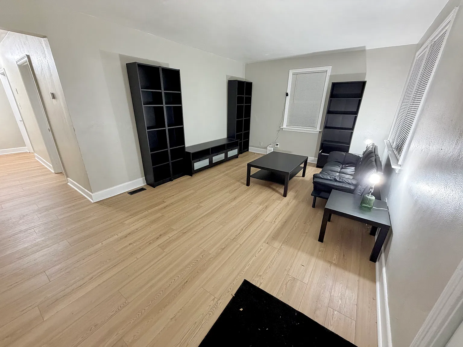 5 bed, 1800 sqft, $867 — Photo 2