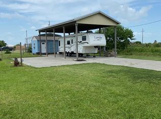 893 S Tinkle Ln, Crystal Beach, TX 77650