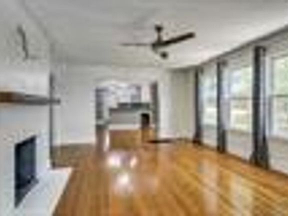 5th image of 3565 Kenwood Ave