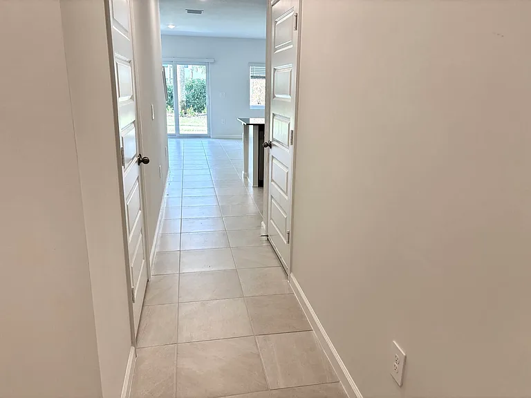 12949 SW Forli Way — Photo 5