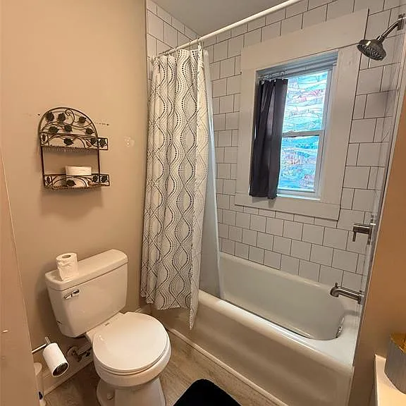 9914 Clyde Ave — Photo 8