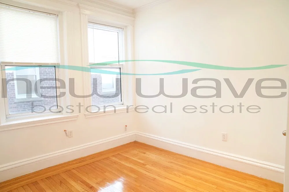 1 bed, 999 sqft, $2,700 — Photo 3