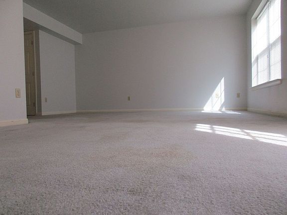 4th image of 1940 Daybreak Cir