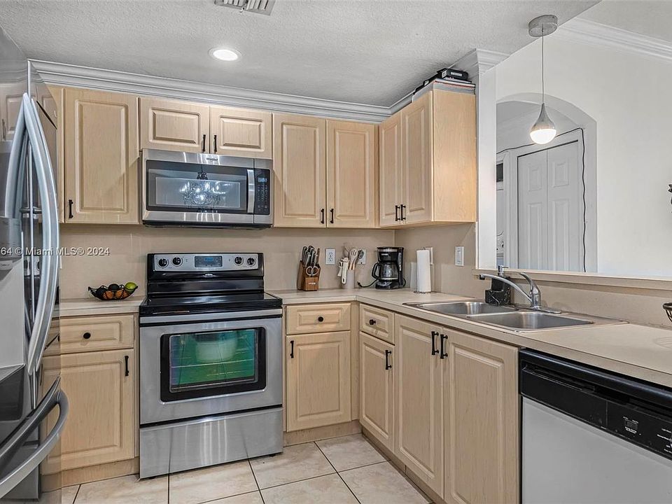 1st image of 6670 NW 114th Ave APT 634