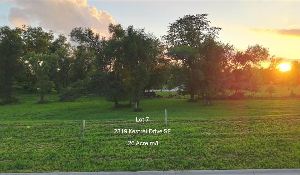 1st image of 2319 Kestrel Dr SE