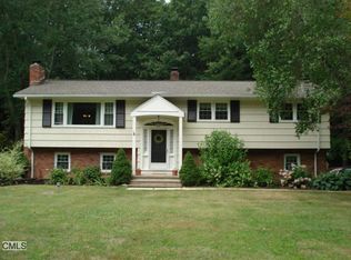 15 Columbine Ln, Norwalk, CT 06851