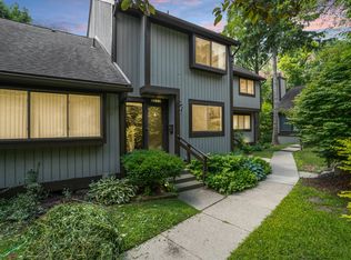 519 Carberry Hl, Brighton, MI