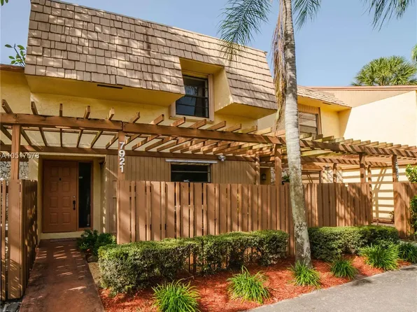 7921 NW 11th St, Plantation, FL 33322