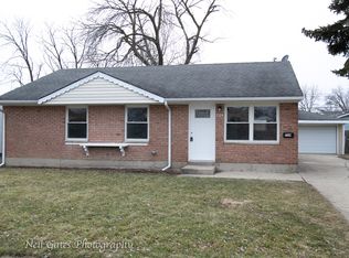 734 N Hillcrest Dr, Romeoville, IL 60446