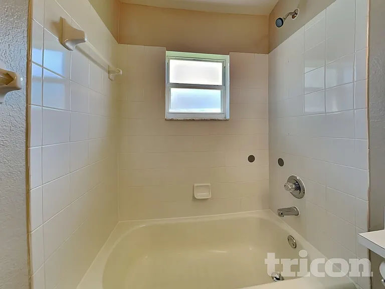 7641 Manor Dr — Photo 14