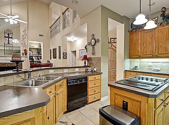 4th image of 2408 Waterside Dr