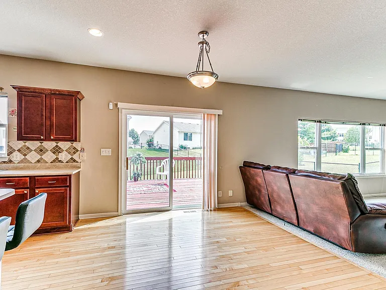 15222 Aurora Cir — Photo 7
