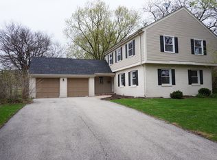 629 Burning Tree Ln, Naperville, IL 60563