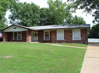 307 Claymont Dr, Ballwin, MO 63011