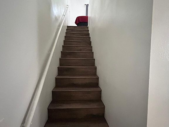 2nd image of 908 G St #9