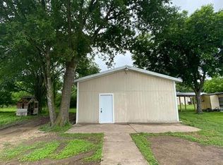 514 Ruddy St #B, Lockhart, TX 78644