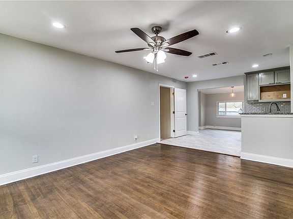 4th image of 1801 Meadowlark Ln