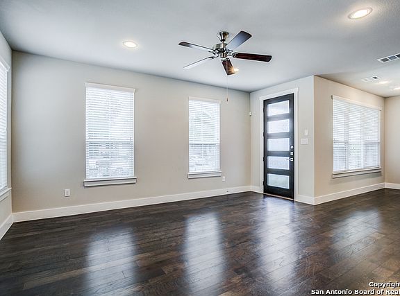 4th image of 211 Claremont Ave