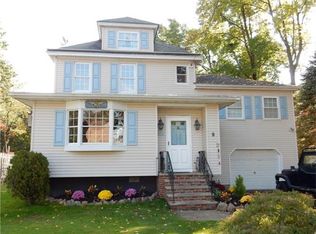 5 Center St, Edison, NJ 08817