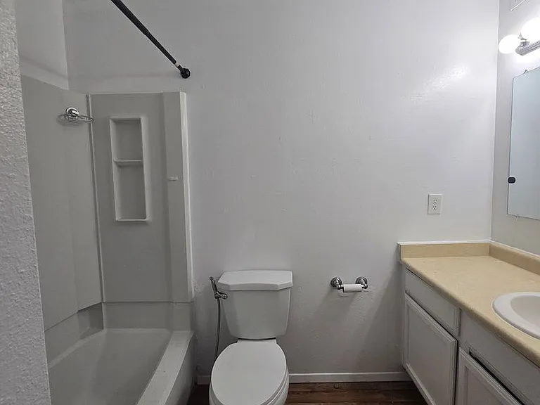 1832 Buena Vista Dr SE #A — Photo 9