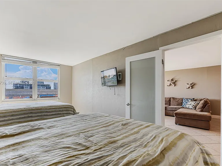 6039 Collins Ave #936 — Photo 24