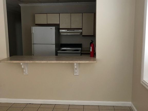 2nd image of 1400 N King St #6
